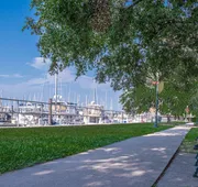 DoubleTree by Hilton New Bern Riverfront hotel detail image 3