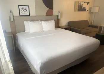 Spark by Hilton Lakewood Denver Southwest hotel thumbnail 4