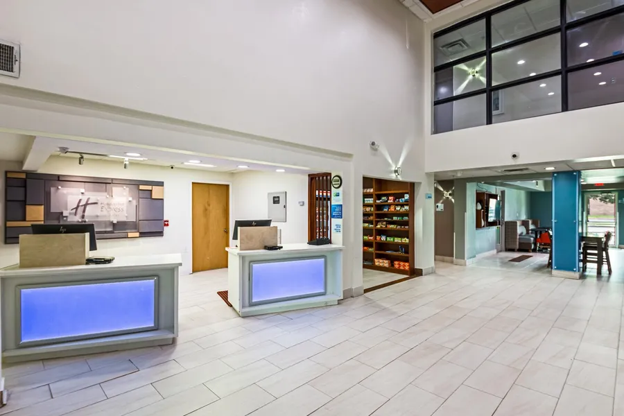 Holiday Inn Express Hotel & Suites Columbus by IHG hotel detail image 2