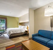 Holiday Inn Express Hotel & Suites Columbus by IHG hotel detail image 5