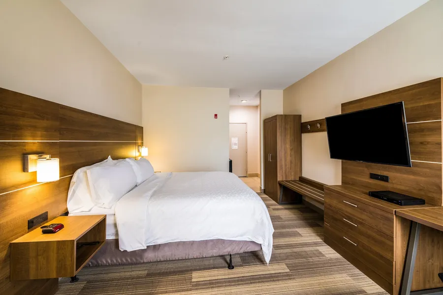 Holiday Inn Express Hotel & Suites Columbus by IHG hotel detail image 6