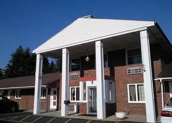 Colonial Inn Motel hotel thumbnail 3