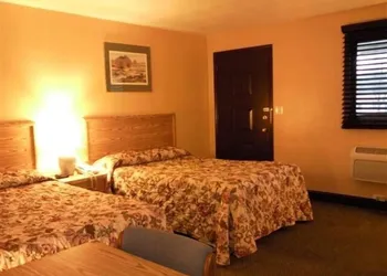 Colonial Inn Motel hotel thumbnail 7