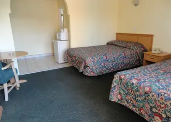 Budget Inn hotel thumbnail 5