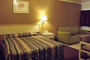 Travelodge by Wyndham Farmington hotel thumbnail 2