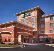 Holiday Inn Express and Suites Overland Park by IHG hotel detail image 3