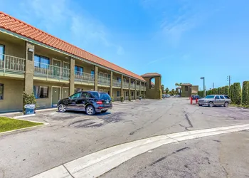 Budget Inn Anaheim / Santa Fe Springs hotel thumbnail 2