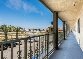 Budget Inn Anaheim / Santa Fe Springs hotel thumbnail 5