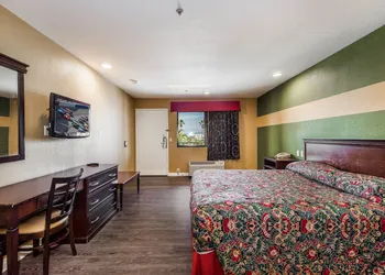 Budget Inn Anaheim / Santa Fe Springs hotel thumbnail 8