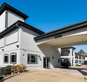 Belmont Inn and Suites hotel detail image 5