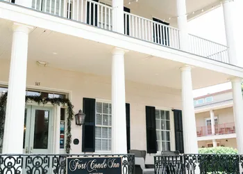 Fort Conde Inn hotel thumbnail 3