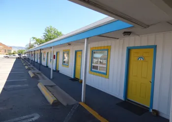 Rainbow Inn & Cottages hotel thumbnail 2