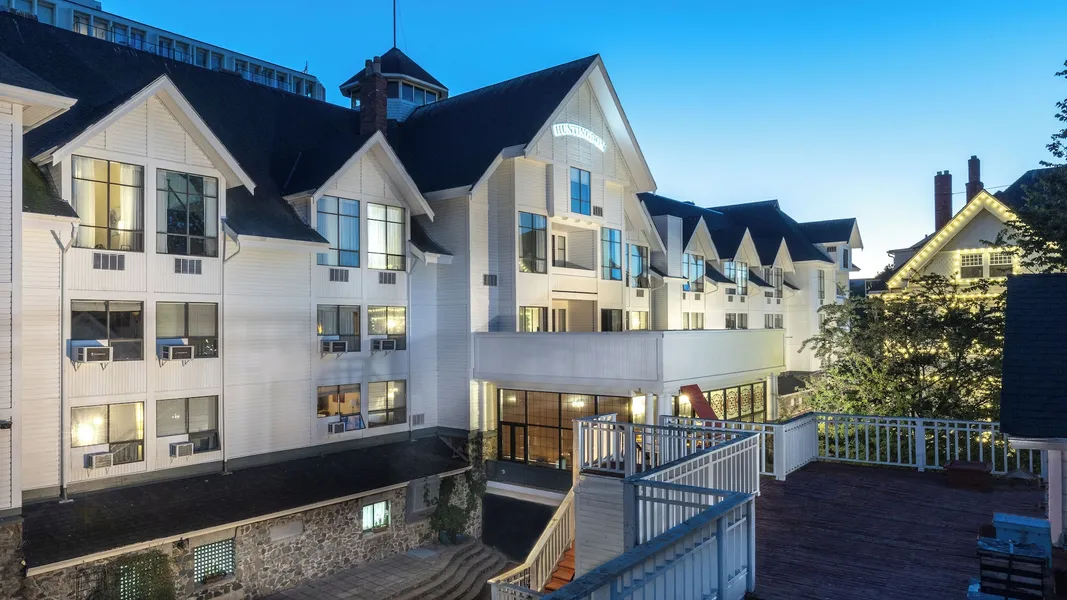 Huntingdon Hotel and Suites hotel detail image 2