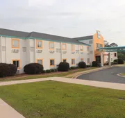 Howard Johnson by Wyndham Tifton GA I-75 hotel detail image 4