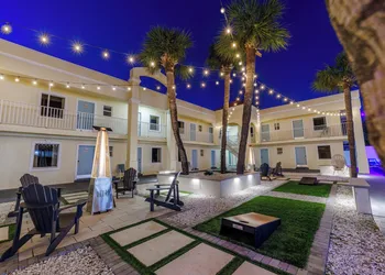 Dunes Inn & Suites hotel thumbnail 2