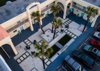 Dunes Inn & Suites hotel thumbnail 4