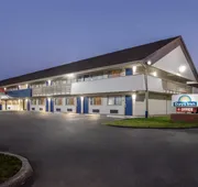 Days Inn by Wyndham Independence hotel detail image 3