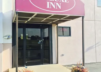 Deluxe Inn hotel thumbnail 4