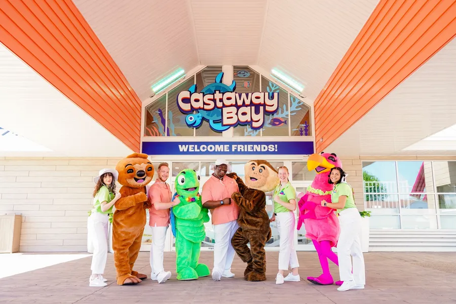 Cedar Point's Castaway Bay hotel detail image 2
