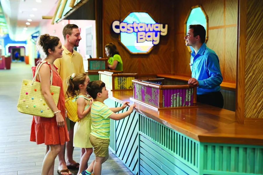 Cedar Point's Castaway Bay hotel detail image 6