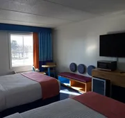 Cedar Point's Castaway Bay hotel detail image 7