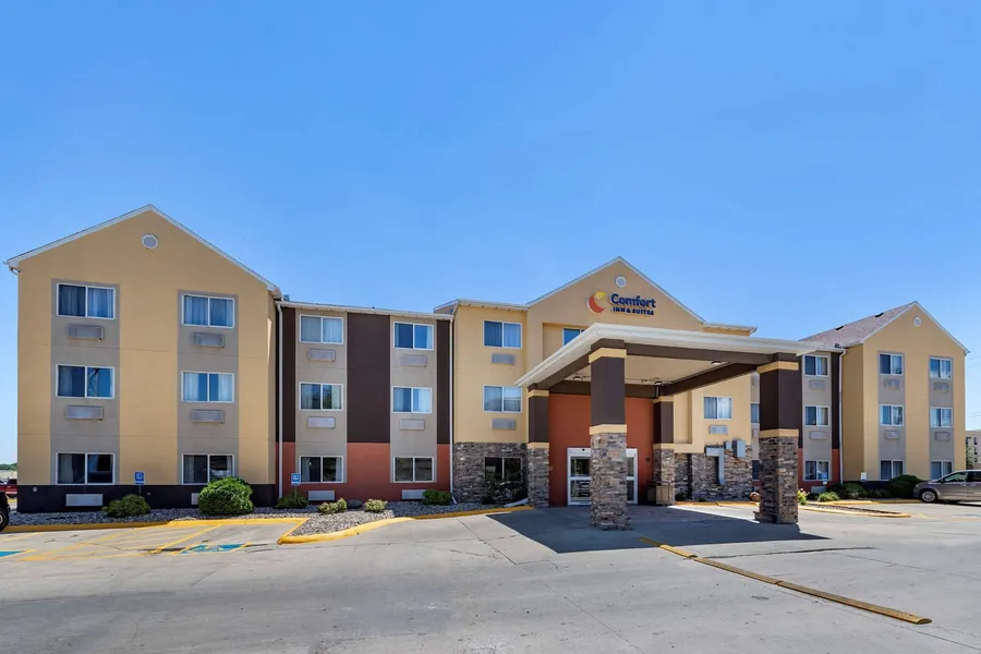 Comfort Inn & Suites Waterloo - Cedar Falls hotel detail image 2