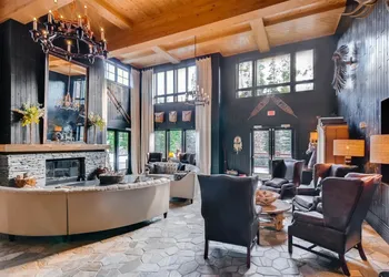 Luxury 3 Bedroom Ski in, Ski Out Mountain Vacation Rental Just Steps from the Snowflake Ski Lift hotel thumbnail 6