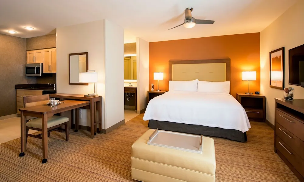 Homewood Suites by Hilton Winnipeg Airport-Polo Park, MB hotel detail image 2