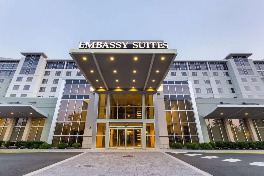 Embassy Suites Newark Airport hotel detail image 2