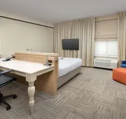 Hilton Garden Inn Charlotte Airport hotel detail image 7