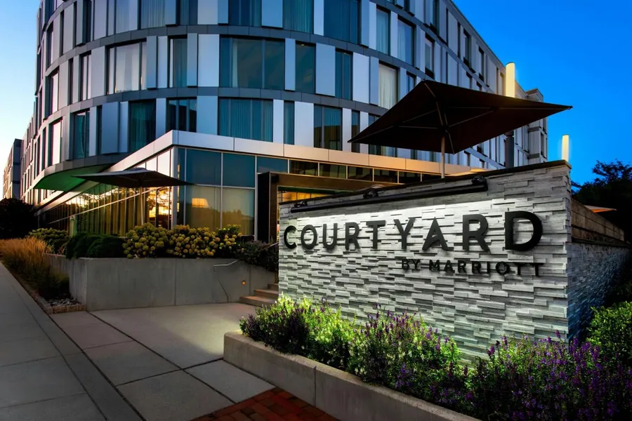 Courtyard Philadelphia South at The Navy Yard hotel detail image 2