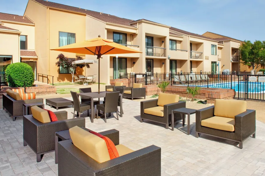Courtyard by Marriott Columbus hotel detail image 2