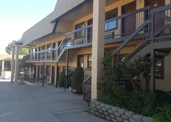 KC Motel hotel thumbnail 5