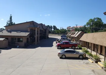 KC Motel hotel thumbnail 8