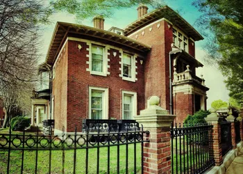 The Inn at Irwin Gardens hotel thumbnail 2