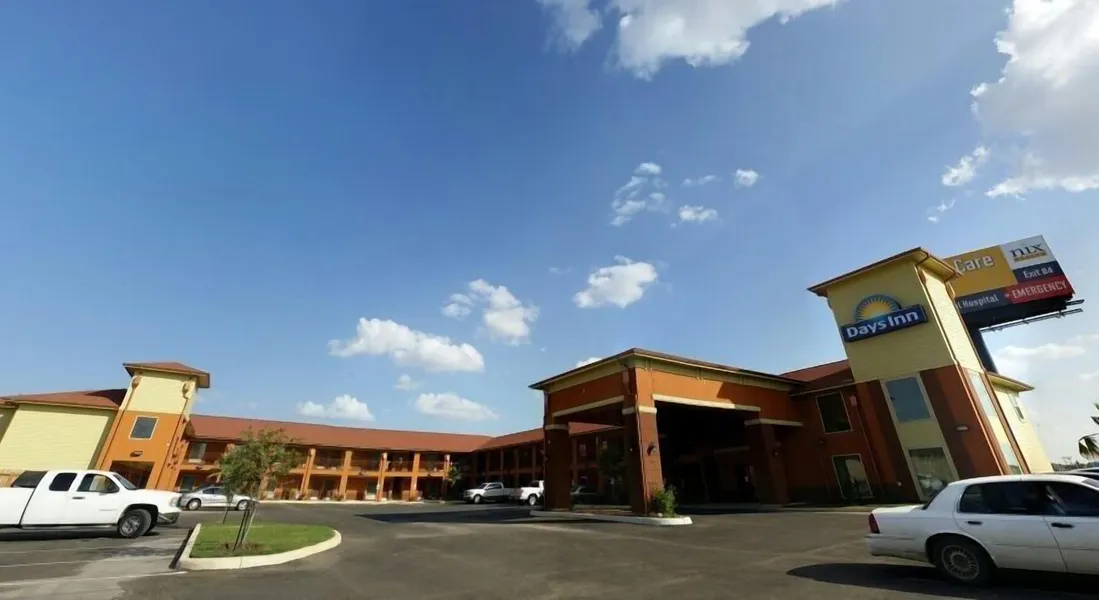 Days Inn by Wyndham Dilley hotel detail image 2