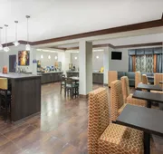 Days Inn by Wyndham Dilley hotel detail image 4