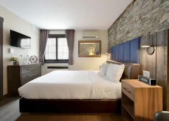 Hotel Epik Montreal hotel thumbnail 8