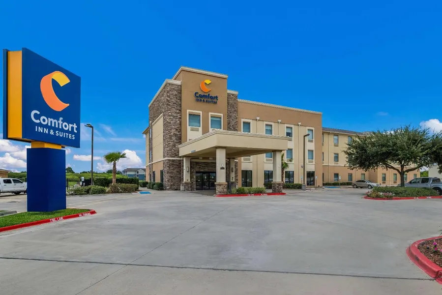 Comfort Inn & Suites Victoria North hotel detail image 2