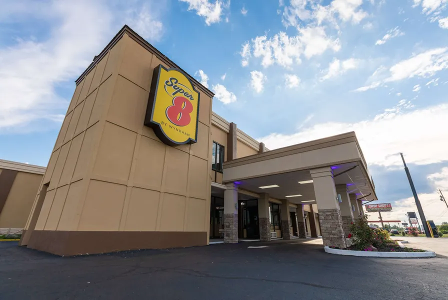 Super 8 by Wyndham Goldsboro hotel detail image 2