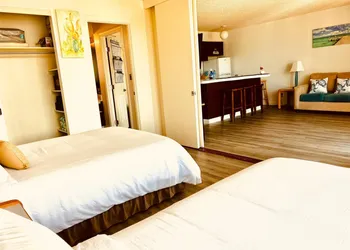 French Banyan hotel thumbnail 6