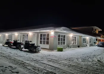 Manor Motel hotel thumbnail 2