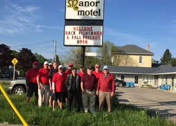 Manor Motel hotel thumbnail 4