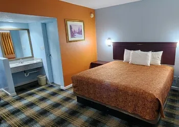 Town House Inn Cape Giradreau hotel thumbnail 7