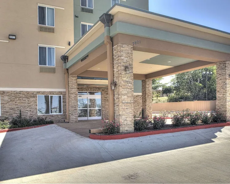 Comfort Inn & Suites Fort Worth West I-30 NAS JRB hotel detail image 2