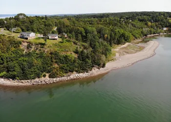 Still Point Lodge & Cottages hotel thumbnail 3