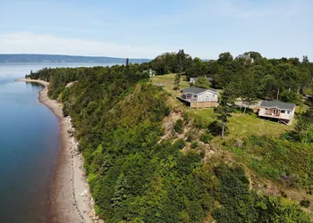 Still Point Lodge & Cottages hotel thumbnail 5