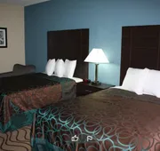 La Plaza Inn & Suites hotel detail image 7