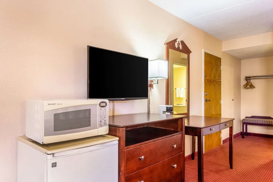 Econo Lodge Rocky Top hotel detail image 6