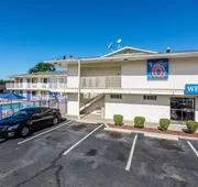 Motel 6 Lumberton, NC hotel detail image 3